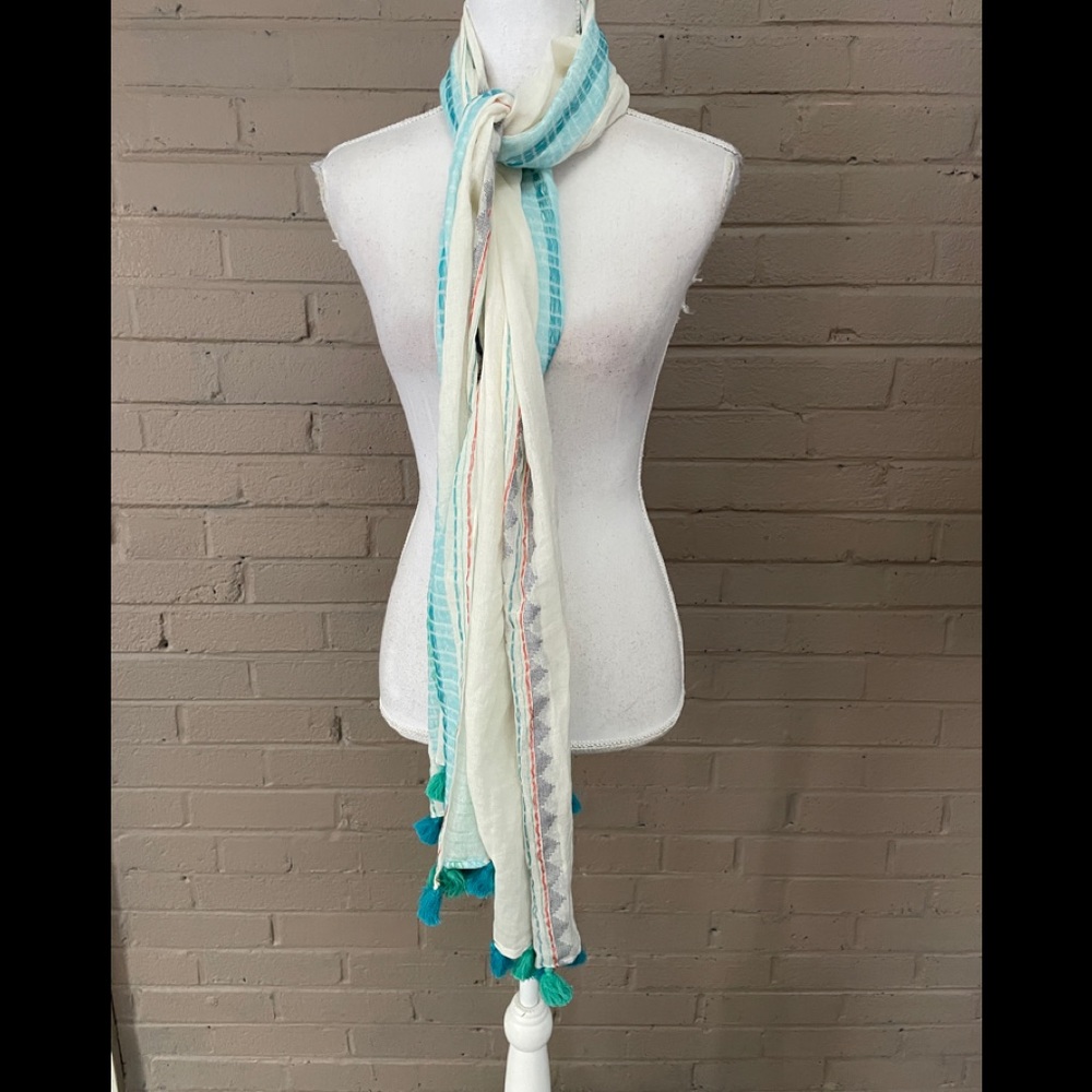 LOFT NWOT Fiesta scarf / wrap
